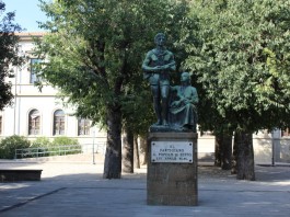 Monumento al Partigiano in Piazza edmondo De Amicis a Sesto Fiorentino