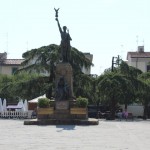 Monumento ai caduti-Piazza Vittorio Veneto