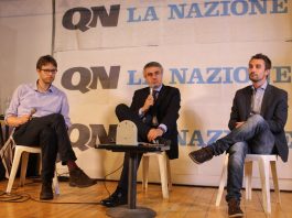 Tra cori, applausi e fischi: il duello tra Falchi e Zambini