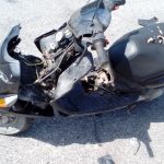 La segnalazione: “Motorini abbandonati in viale Tiziano Terzani”