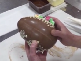 Lavorazione uova di pasqua