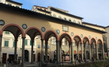 29 ottobre 1955 – La Loggia del pesce in piazza dei Ciompi Loggia del Pesce