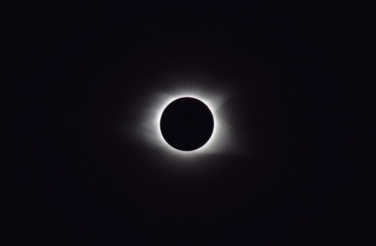 Eclissi solare parziale, attenzione a proteggere gli occhi Eclissi solare