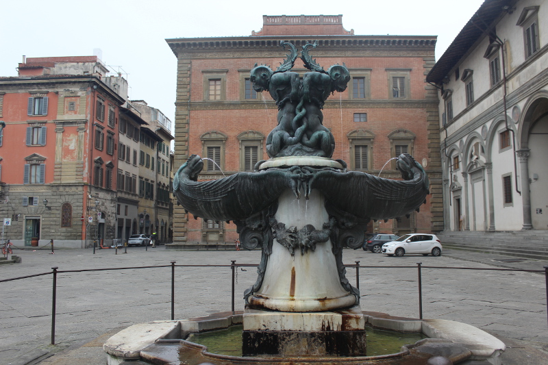 Piazza Santissima Annunziata-Fontana del caciucco