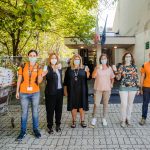 Bricoman dona duemila flaconi di disinfettante alle scuole sestesi donazione bricoman