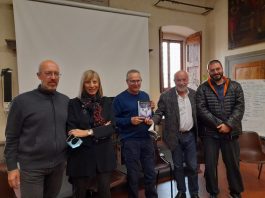 “Il sole delle tenebre”, presentato il libro di Mario Paternò Il sole delle tenebre