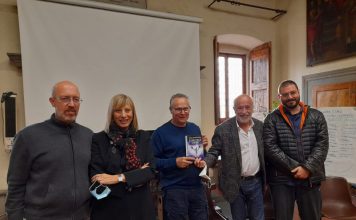 “Il sole delle tenebre”, presentato il libro di Mario Paternò Il sole delle tenebre
