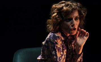 “Le voci della sera”: Silvia Frasson porta in scena Natalia Ginzburg Silvia Frasson Le voci della sera foto di Antonio Viscido 3.