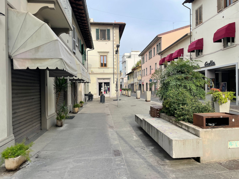 La Strada nel punto in cui si trovavano il baratto del tram e l'albergo Trinci