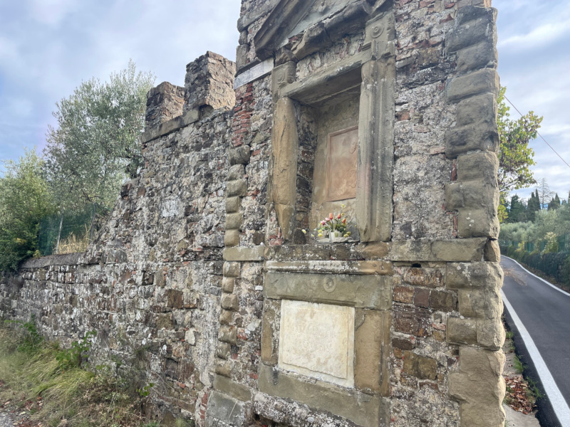 Tabernacolo dei Carlini in via Malafrasca angolo via del Pozzo