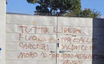 FdI: “Rimuovere scritte inneggianti alla violenza politica”