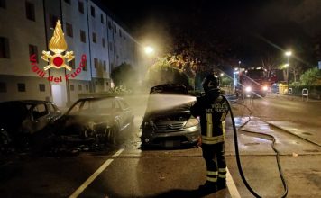 Sesto Fiorentino: auto incendiate in viale Ariosto