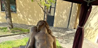 Sesto: torna alla bellezza originaria il Cristo Morto danneggiato dall’alluvione