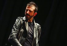 Il diavolo veste blues: Giuseppe Scarpato inaugura “Un palco in biblioteca”, a Sesto Fiorentino