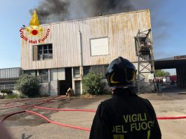 Firenze: incendio in una pelletteria all’Osmannoro