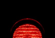 Lavori lungo la Sp8, disagi sul tratto calenzanese Pixabay-Semaforo rosso